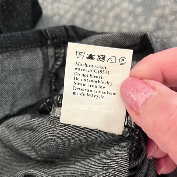 Stylish Black Button Down Women's Shirt - Picture 9 of 9